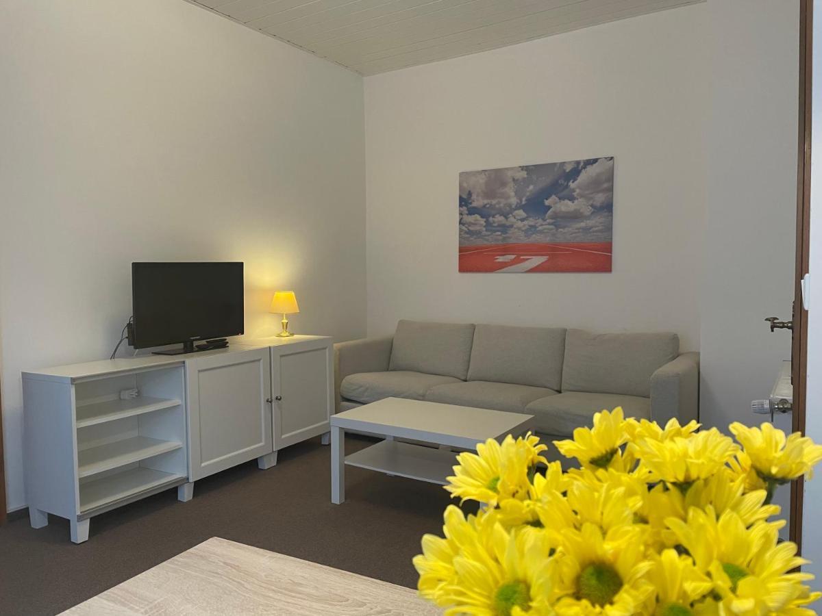 Ruhiges Zentral Gelegenes Apartment In Guetersloh Buitenkant foto